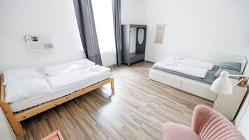 1 bedroom, WiFi, bed sheets