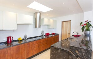 Fridge, microwave, oven, stovetop - Stunning home in Sant Joan de Labritja (Sant Joan de Labritja)