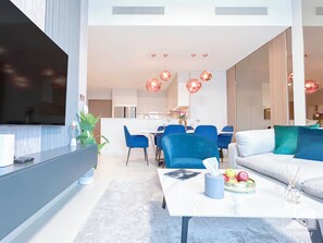 Living room - Spacious 3.5 Bedroom Apartment in Burj Royale (Dubai)