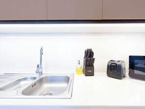 Private kitchen - Luxury & Elegance at Burj Crown Downtown (Dubai)