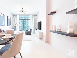 Appartement (4 Bedrooms) | Restauration dans la chambre