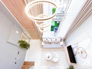 Interior - Luxury 1-br Villa in Rukan: Dubai Skyline Views! (Dubai)