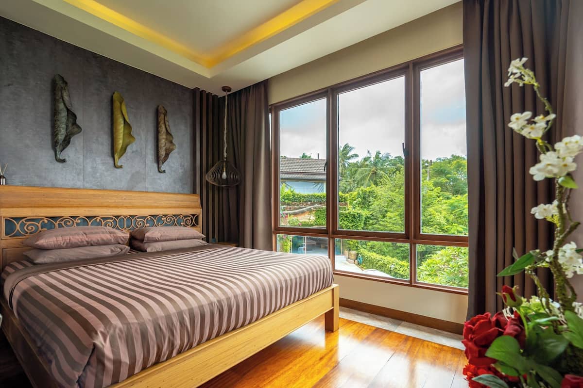 Family Suite with Bath Seaview