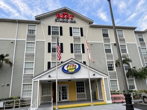 Front of property - BEST STUDIO INN (Homestead)