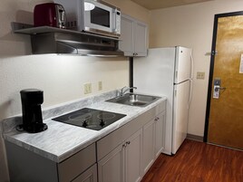 Desk, iron/ironing board, free WiFi, bed sheets