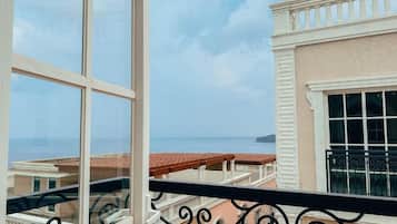 Deluxe Studio, Balcony, Beach View | Terrace/patio