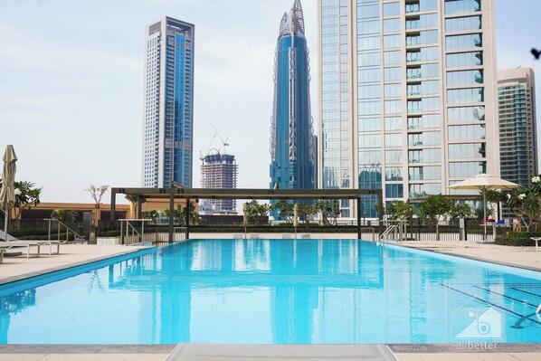 Apartment (2 Bedrooms) | Pool | Outdoor pool - 2B With Stunning Burj Views at Burj Crown (Dubai)