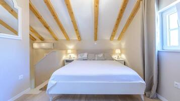 House | 1 bedroom, iron/ironing board, free WiFi, bed sheets