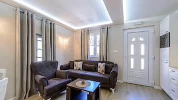 House | Ruang tamu | TV