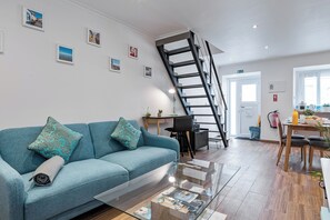 Smart TV - JOIA DO TEJO Traditional Fisherman's House in the Heart of Alcochete (Alcochete)