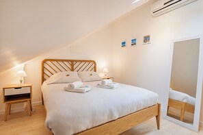 2 bedrooms, desk, iron/ironing board, free WiFi - JOIA DO TEJO Traditional Fisherman's House in the Heart of Alcochete (Alcochete)