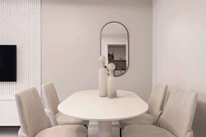 Dining - HaHavatselet 19 - Isrentals - Superior (Jerusalem)