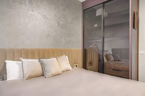 1 bedroom, iron/ironing board, travel cot, WiFi