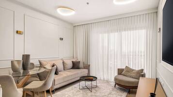 Televisión, oficina