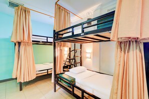 Gemeinsamer Schlafsaal, Gemischter Schlafsaal