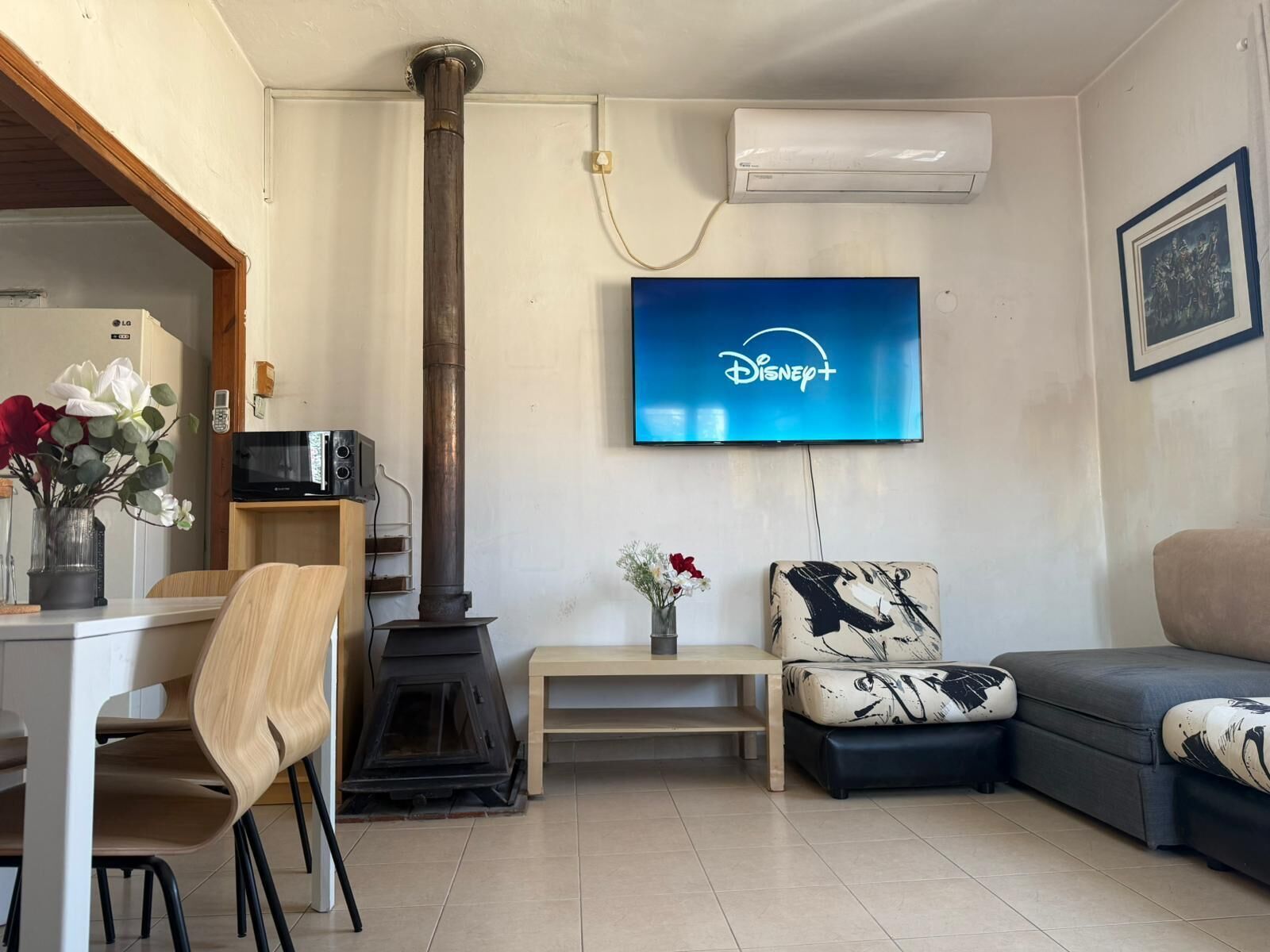 经典公寓 | 起居区 | 40-英寸纯平电视（配备数码频道）、Netflix、流媒体服务