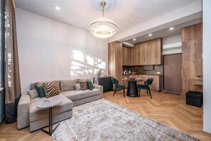TV - Poppy Apartments : Studio Apartment
(Vilnius)