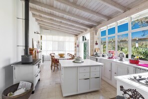 Geschirrspüler, Espressomaschine, Wasserkocher