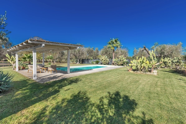 Seasonal outdoor pool
