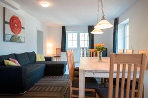 Apartment | Dining - Apartment Bad Gastein Near Ski Slopes (Bad Gastein)