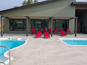 Pool - Kaïros - Private Spa & Golf Getaway (Saint-Basile)