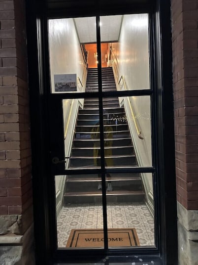 The Velvet - A Woody Guthrie Inspired Inn