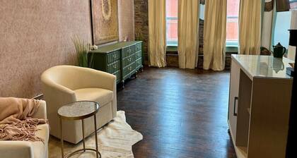 The Velvet - A Woody Guthrie Inspired Inn