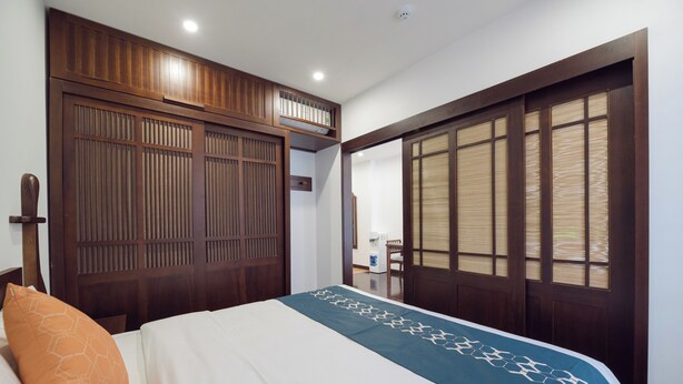 Apartment, 1 Bedroom, Kitchen | Blackout drapes, iron/ironing board (on request), WiFi (free)