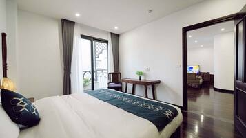 Apartment, 2 Bedrooms, City View | Blackout drapes, iron/ironing board, free WiFi