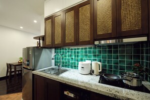 Apartment, 1 Bedroom, Kitchen | Private kitchen - FLESTA Lieu Giai Apartment & Hotel (Hanoi)