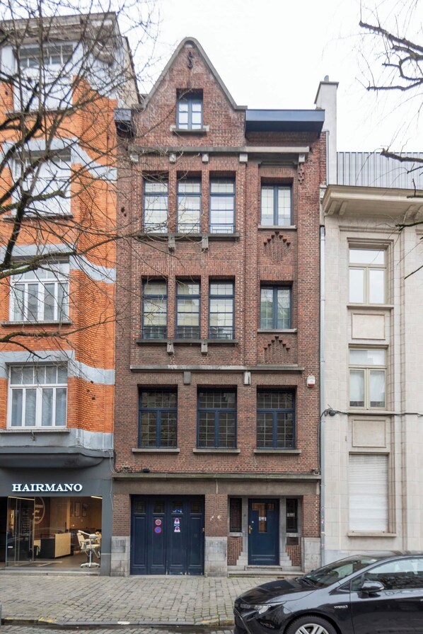 Front of property - Fish Market Apartments (Brussels)