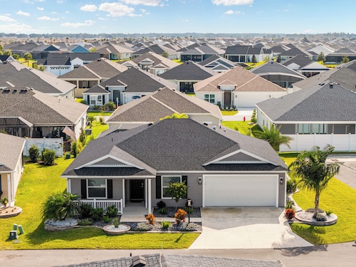 Captain's Cottage  - 3/2 with a POOL in The Village of Shady Brook in The Villages, FL!