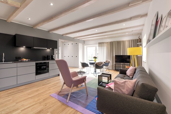 TV, bøker og stereoanlegg