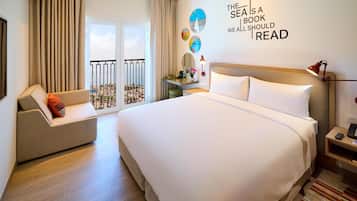 Caja de seguridad en la habitación, cortinas blackout y insonorización