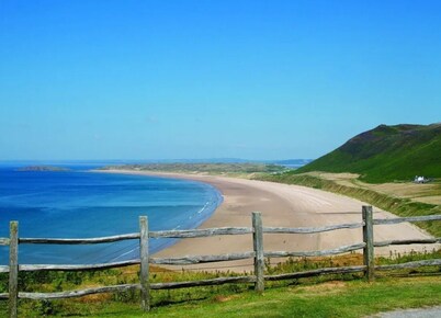 The Foragers Rest! An Adventurers Retreat with panoramic views— Pets welcome! 