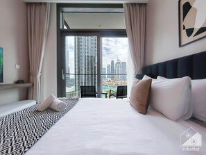4 bedrooms, iron/ironing board, bed sheets - Luxury Burj Crown Downtown 4 Bedroom With Balcony (Dubai)