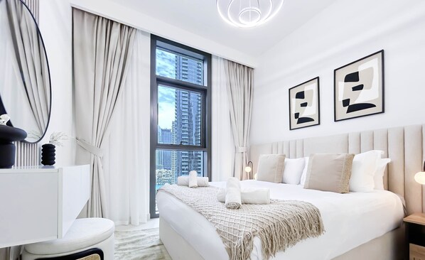 4 bedrooms, iron/ironing board, bed sheets - Luxury Burj Crown Downtown 4 Bedroom With Balcony (Dubai)