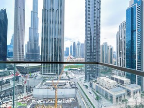 Balcony - Luxury Burj Crown Downtown 4 Bedroom With Balcony (Dubai)