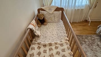 House | 3 bedrooms, free WiFi, bed sheets