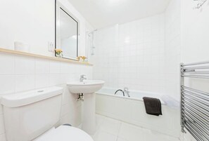 Maison | Salle de bain | Douche, serviettes fournies
