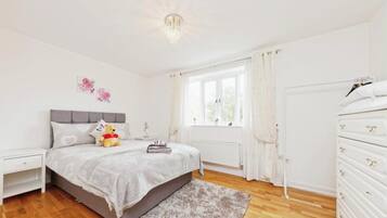 House | 3 bedrooms, free WiFi, bed sheets