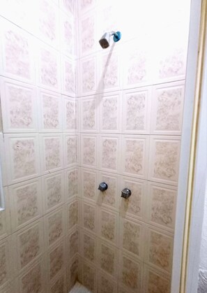 Apartment, 2 Schlafzimmer | Badezimmer | Toilettenpapier