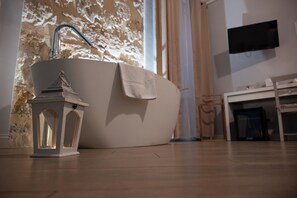 Bureau, espace de travail pour ordinateur portable