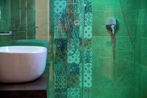 Luxury Double Room | Bathroom | Hair dryer, bathrobes, towels, soap - Palazzo Carella (Palermo)