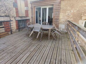 Outdoor dining - Comfortable cottage with fireplace and parking, near Verdun (Dompcevrin)