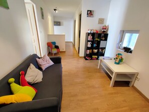 TV, fireplace - Comfortable cottage with fireplace and parking, near Verdun (Dompcevrin)
