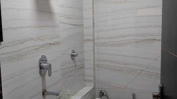 Quarto luxo | Banheiro