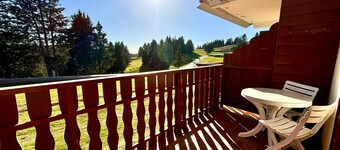 Ski-in/ski-out studio with sunny balcony - Pets allowed, parking included