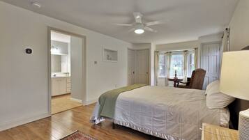 4 bedrooms, desk, iron/ironing board, free WiFi