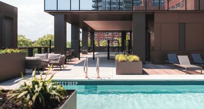 Chic Brooklyn Studio: Your Home Away from Home